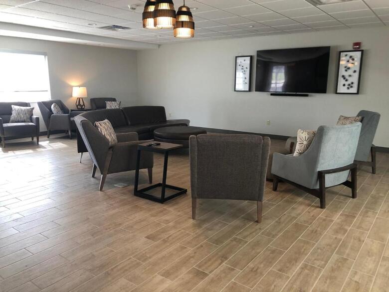 Hotel *candlewood Suites*