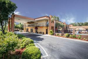 Hotel Quality Inn & Suites