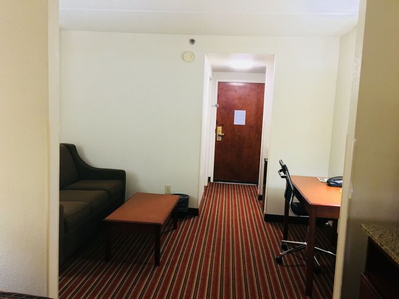 Hotel Comfort Suites Alpharetta