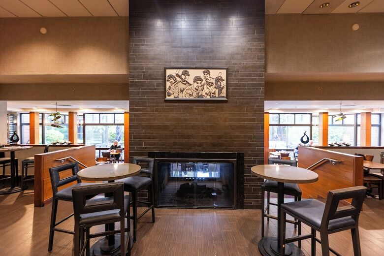 Hotel Saratoga Hilton