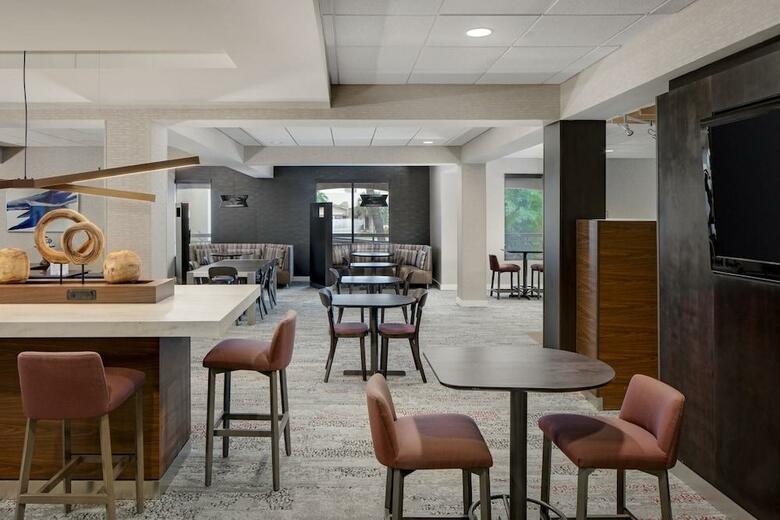 Hotel Courtyard By Marriott Key West Waterfront
