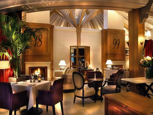 Hotel Les Manoirs de Tourg�ville