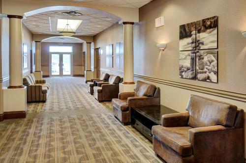 Hotel Lakeview Inns & Suites - Fort Saskatchewan
