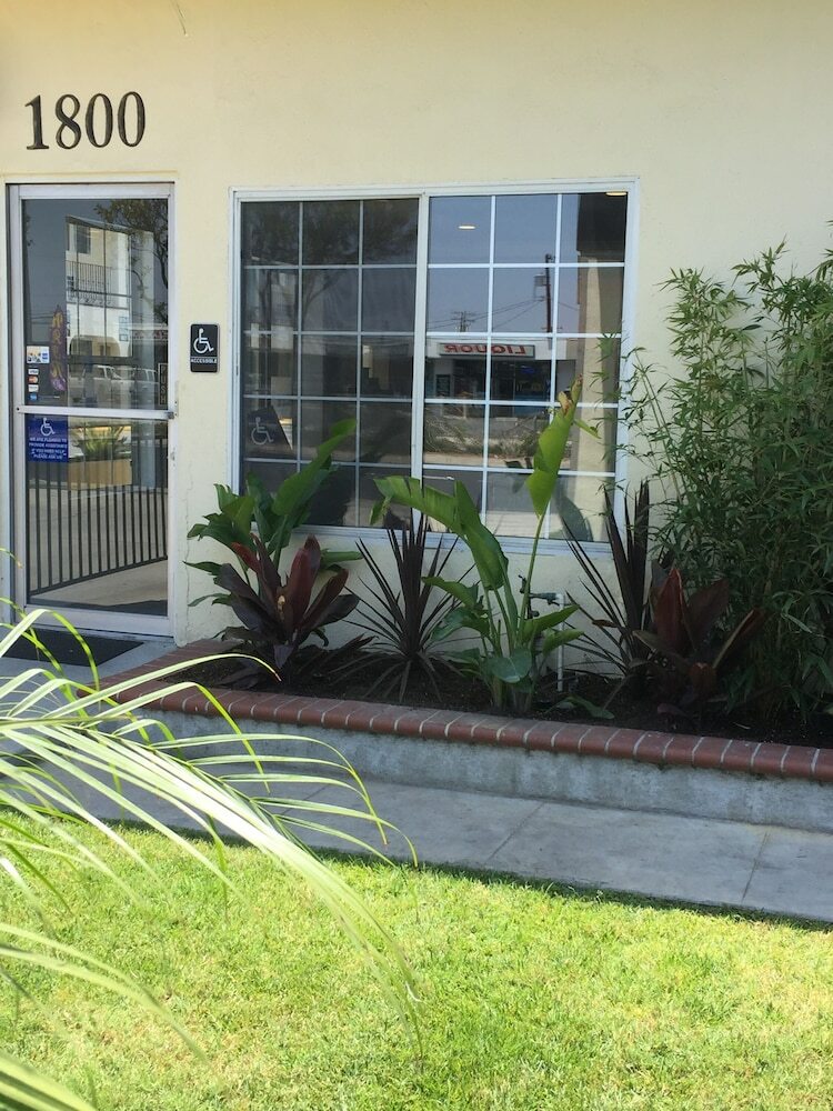 Hotel Anaheim Executive Inn & Suites