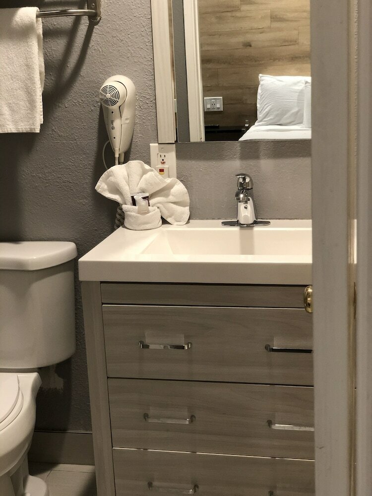 Hotel Anaheim Executive Inn & Suites