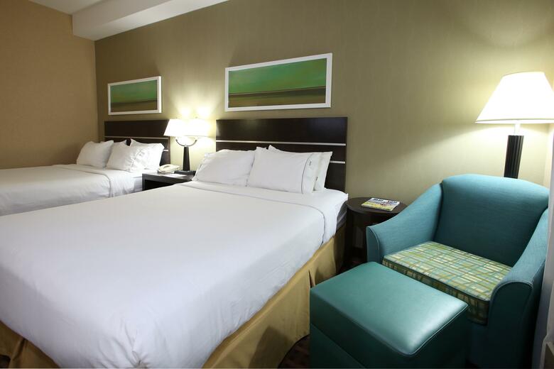 Holiday Inn Express Hotel & Suites Vernon
