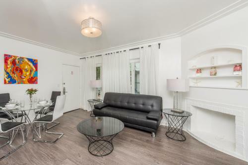 Courtyard Two-bedroom Apartments By Royal Stays