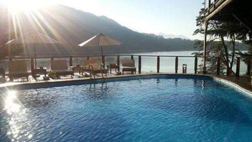 Hotel Dos Bahias Lake Resort