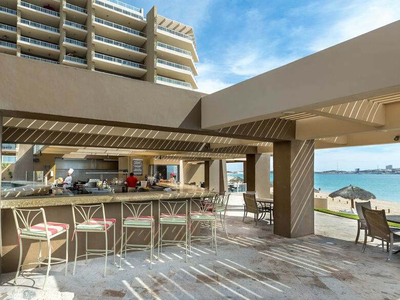 Hotel Las Palomas Beach And Golf Resort