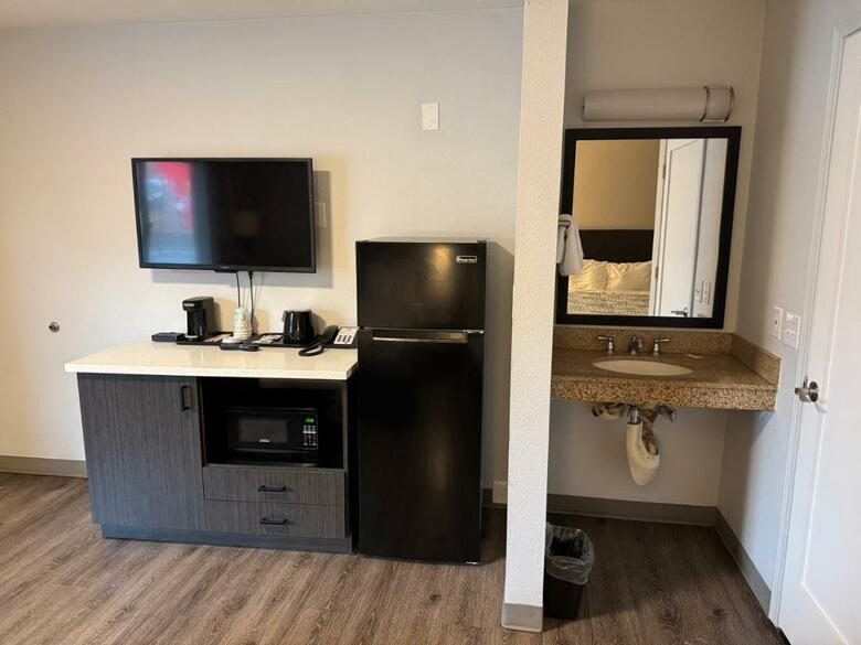 Hotel Studio 6 Suites Vancouver Wa Waterfront