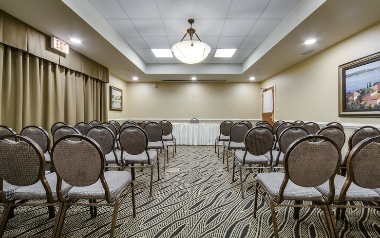 Hotel Monte Carlo Inn Vaughan Suites