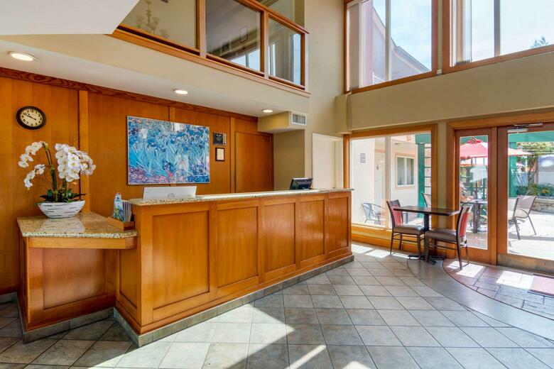 Hotel Comfort Inn & Suites N. Vancouver