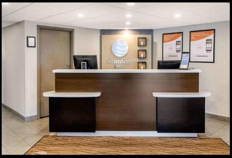 Hotel Comfort Inn Montr�al A�roport