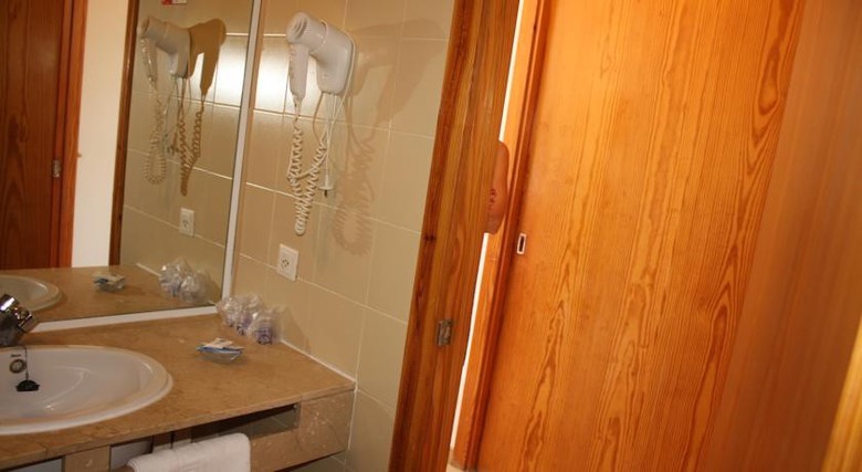 Hotel Tora