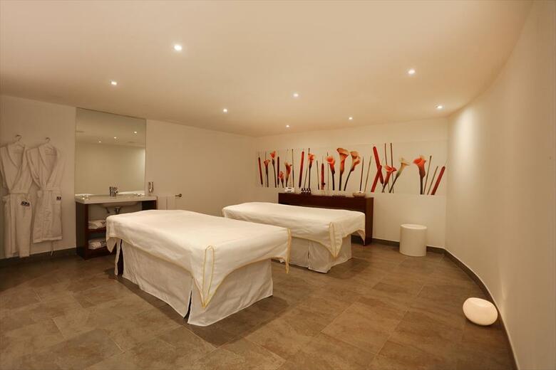 Hotel Iberostar Waves Bah�a De Palma - S�lo Adultos