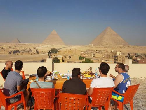 Albergue Mena Inn Pyramids