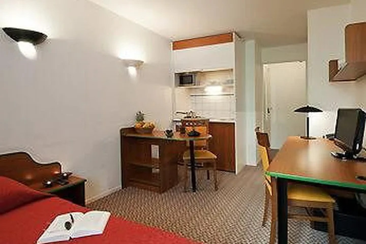 Aparthotel Adagio Access La Defense Leonard De Vinci