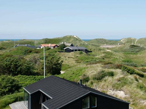 Two-bedroom Holiday Home In Blokhus 3