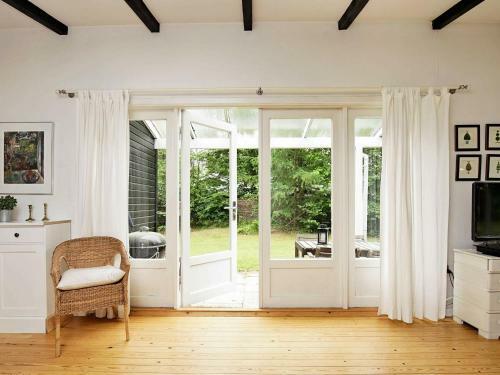 Three-bedroom Holiday Home In Hornb�k 2
