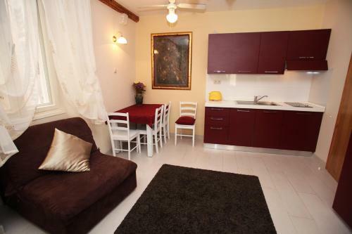 Tragurium & Salona Apartments