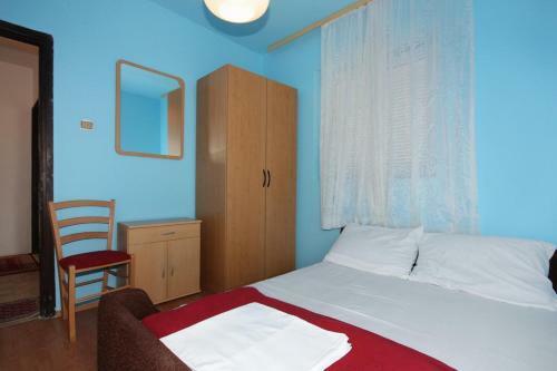 Apartments With A Parking Space Punat (Krk) - 5350