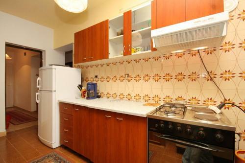 Apartments With A Parking Space Punat (Krk) - 5350