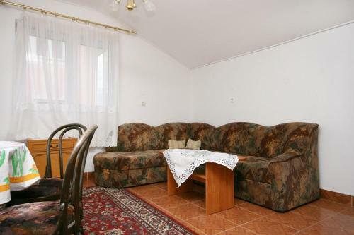 Apartments With A Parking Space Punat (Krk) - 5350