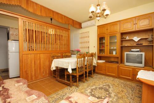 Apartments With A Parking Space Punat (Krk) - 5350