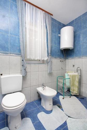 Apartments With A Parking Space Punat (Krk) - 5350