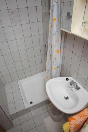 Apartment Supetarska Draga - Donja 2013a
