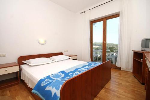 Apartments With A Parking Space Jelsa (hvar) - 8765