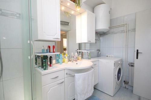 Apartment Ugljan 8404a