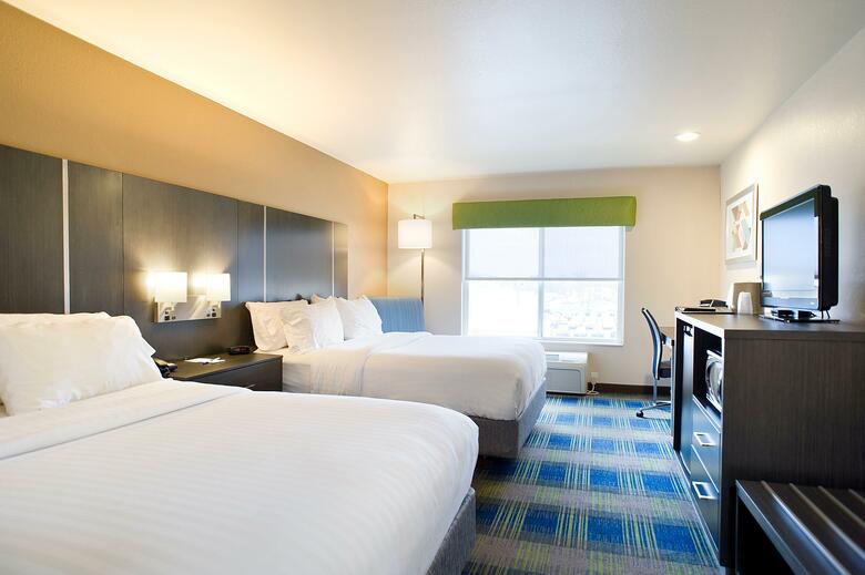Holiday Inn Express Hotel & Suites Brookings
