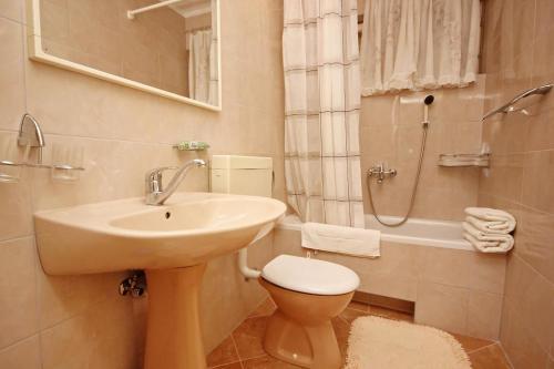 Apartment Makarska 6767b