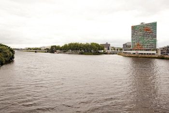 Hotel Residhome Nantes Berges De La Loire