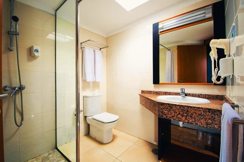 Hl Miraflor Suites Hotel