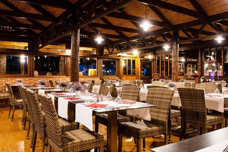 Hl Miraflor Suites Hotel