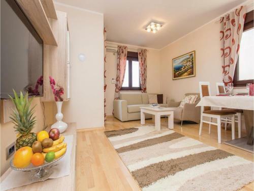 One-bedroom Apartment Vantacici 03