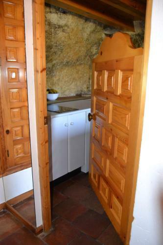 Apartamentos Cuevas Del Escardillo