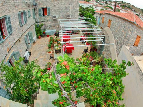 Hostal Theano Guesthouse