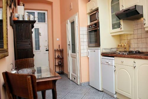 Budapest Tourist Apartments - J�zsef K�r�t