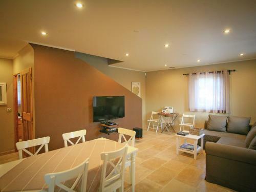 Luxurious Villa In Luberon With Private Swimming Pool