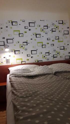 K�roly Apartments