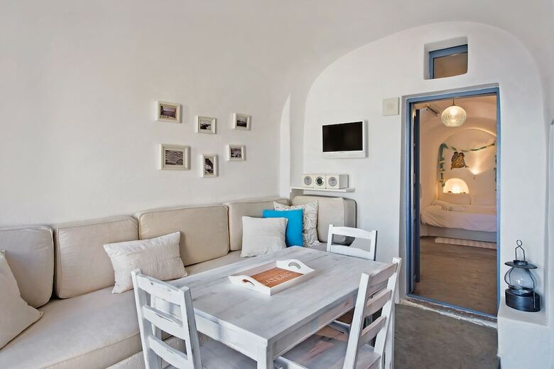 Lucky Homes - Oia