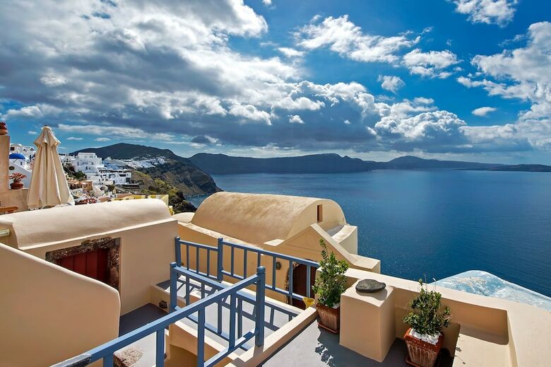 Lucky Homes - Oia