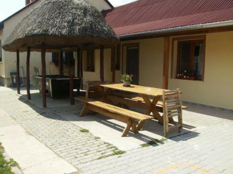P�csi Apartmanh�z