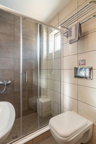 Hiona Holiday Hotel