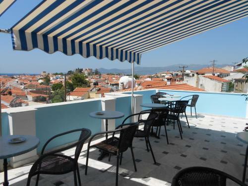 Zorbas Hotel & Studios