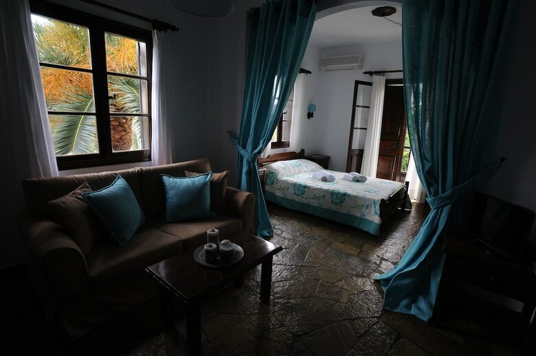 Elli Hotel