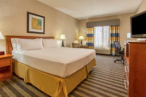 Holiday Inn Express Hotel & Suites Manteca